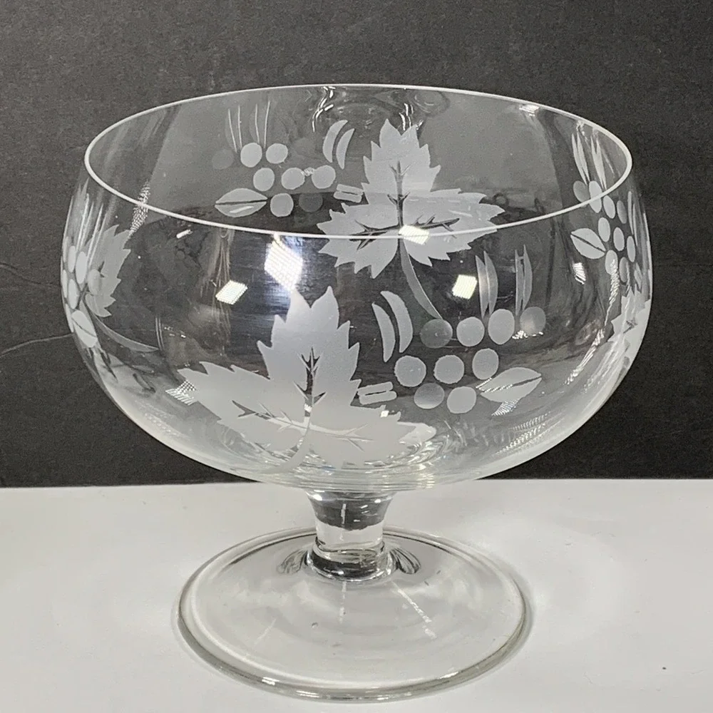 Pasabahce Bowl Clear Crystal Etched Grape Leaf Vine Pedestal Dessert Dish Footed